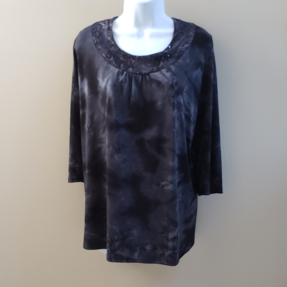 Avenue blouse, tie dye, embellished collar